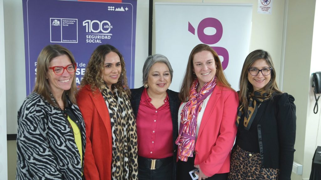 visita-ministra-bago-mujeres